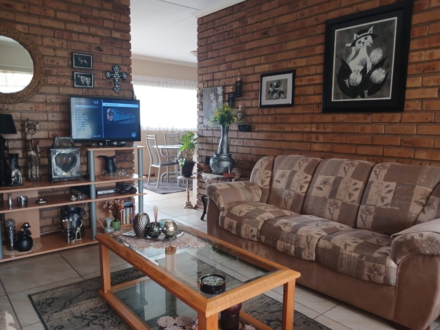 2 Bedroom Property for Sale in Neserhof North West